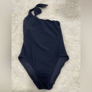 Sleek Black One-Shoulder One Piece Swimsuit